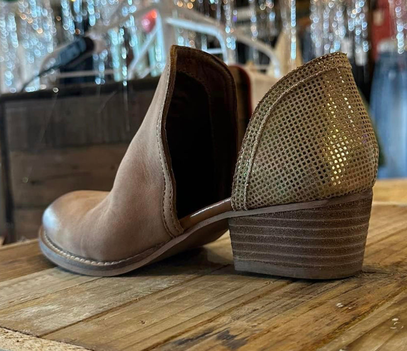SHY TOWN BOOT