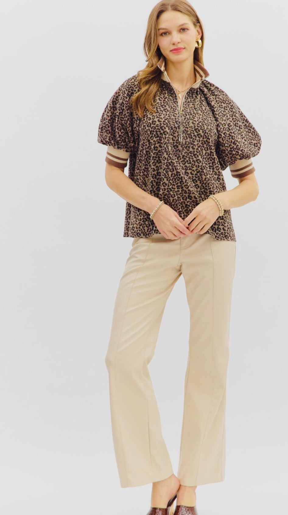 LOVE LEO TOP